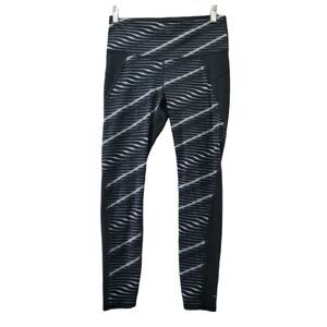 Athleta Womens Leggings Yoga Pants Size Small Black Gray Striped Cropped Capri